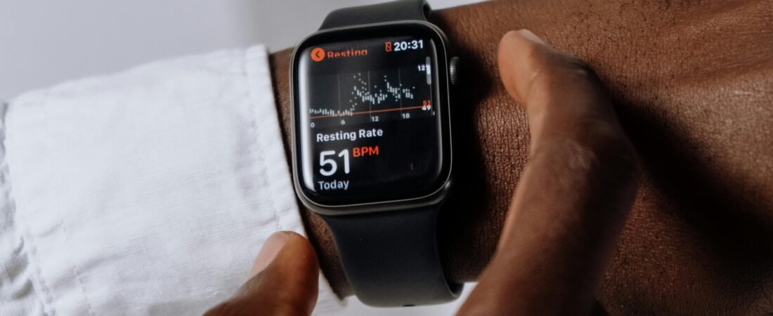 Top 5 Smartwatches for Nurses & Healthcare Workers (Long Battery & Health Tracking – 2025)