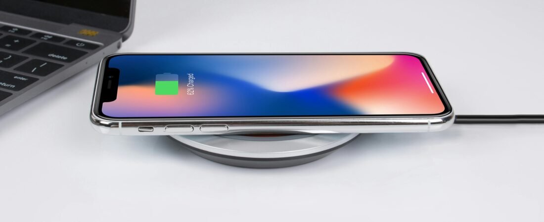 Top 5 Wireless Charging Stations for Phones, Earbuds & Smartwatches (2025 Picks)